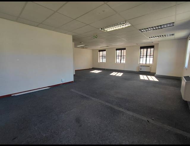 170M² OFFICE TO LET IN BRYANSTON